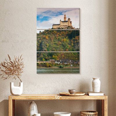 Lilie Marksburg Castle