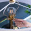 Lampe de table moderne au design minimaliste