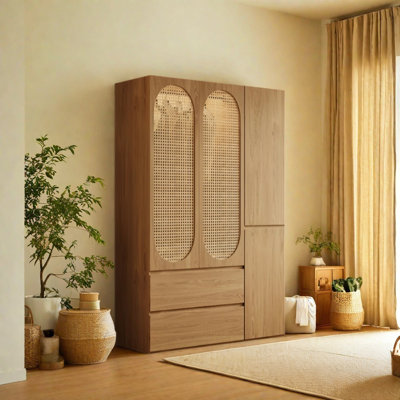Armoire classique en rotin tissé
