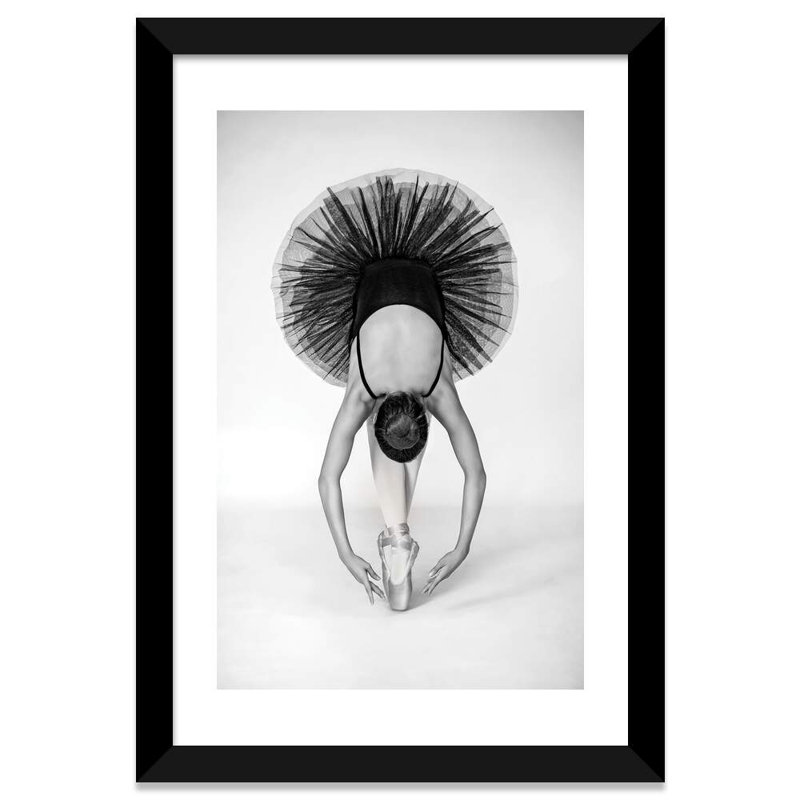 « ballet technique » par pauline pentony, impression sur toile tendue, H 24 po x l 16 po x P 1 po, Papier avec cadre noir
