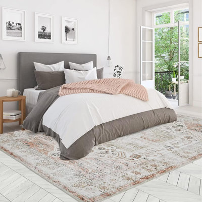 Muratbek Washable Floral Indoor Rug