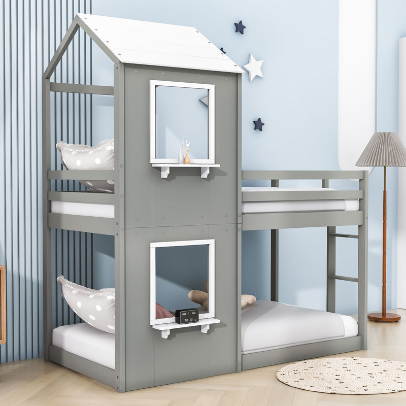 Lit superposé simple au-dessus d'un lit simple en bois avec toit, gris