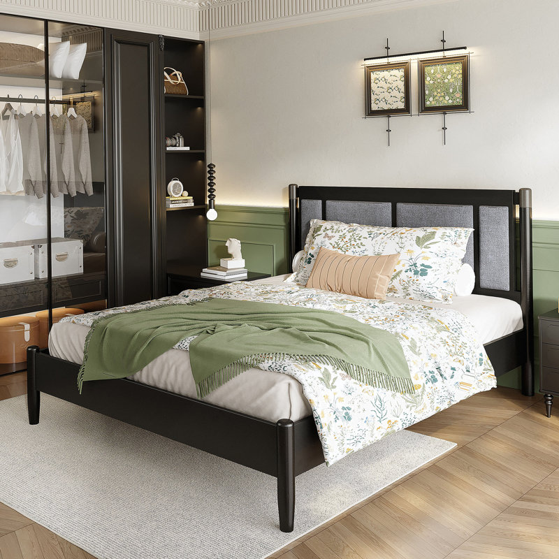 Grand lit en bois massif avec support robuste de 500 lb, sans sommier tapissier et tête de lit tapissier noire avec poignées en métal