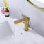 Robinet de lavabo vasque moderne à poignée simple 5 po de hauteur-128729984