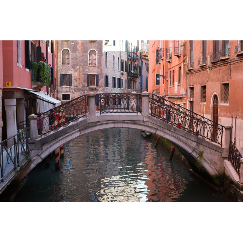 «Chrishayla Beautiful Venice Bridge» par Alysta - photographie sur toile tendue, H 12 po x l 18 po