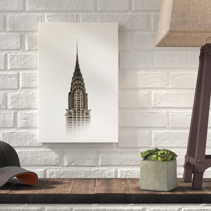 «Chrysler Building» par Nicklas Gustafsson, impression sur toile, H 26 po x l 18 po