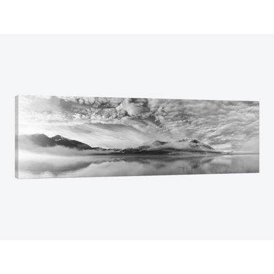 Reproduction de photo sur toile tendue morning mist