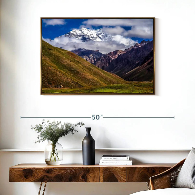 Aconcagua nuageux, Cadre flottant doré, 37 po x 25 po