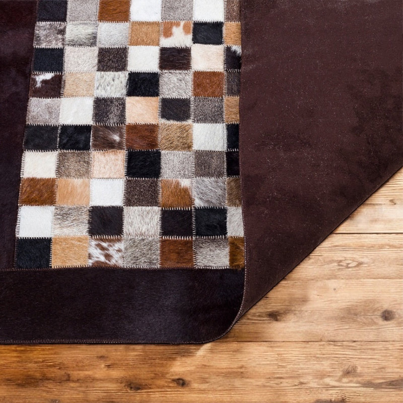 Tapis en cuir de vache brun foncé à carreaux, Rectangle 7 pi 10 po x 10 pi 4 po