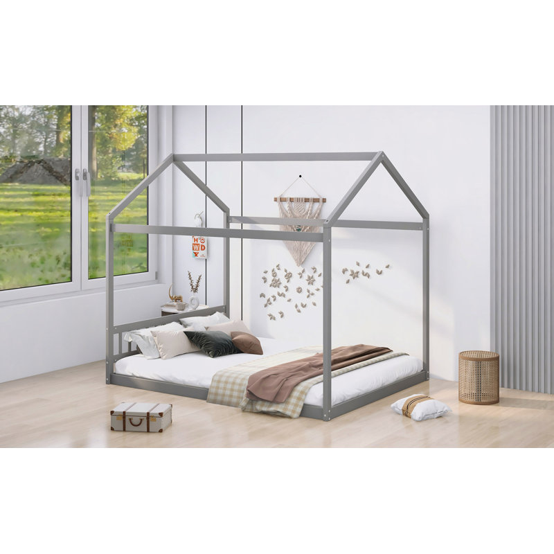 Lit en bois avec tête de lit