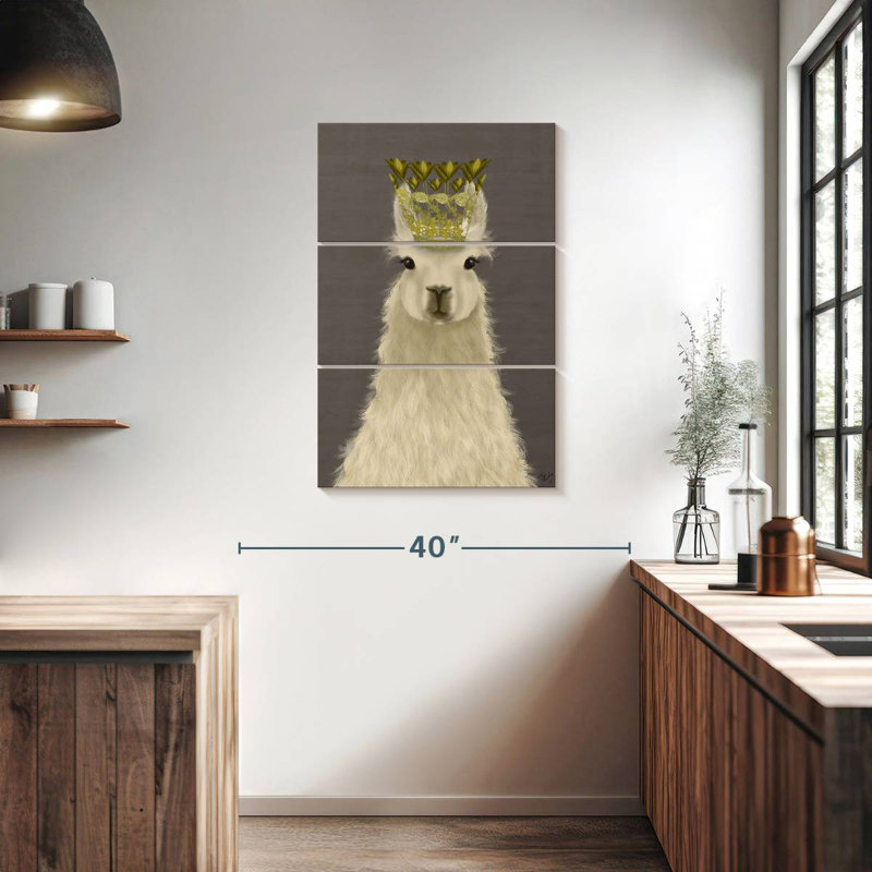 Brampt Llama Queen, 38" H x 24" W