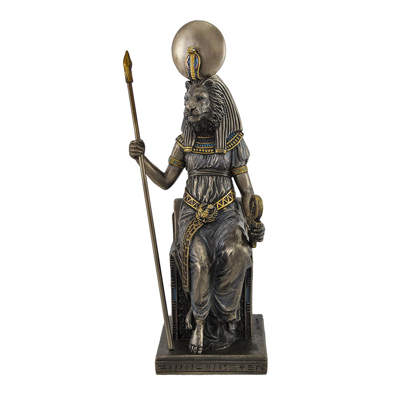 Statue du trône Hahn déesse égyptienne Sekhmet en résine coulée à froid avec finition bronze et accents peints en bleu / or - H 8,5 po x l 3,5 po x P 3 po