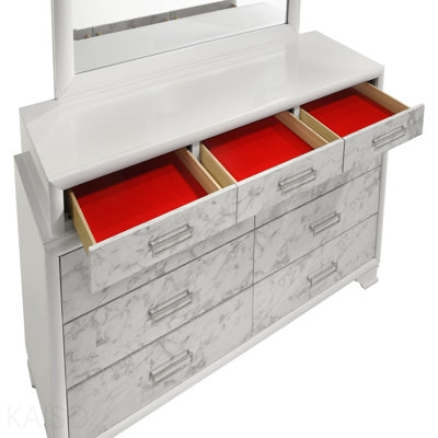 Commode de style moderne en bois blanc