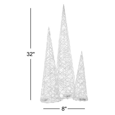 Ensemble d'arbre éclairé argenté
