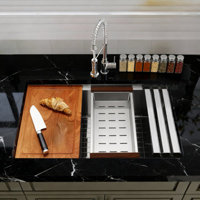 Évier de cuisine encastré en acier inoxydable de calibre 16 noir 28 po x l 18 po