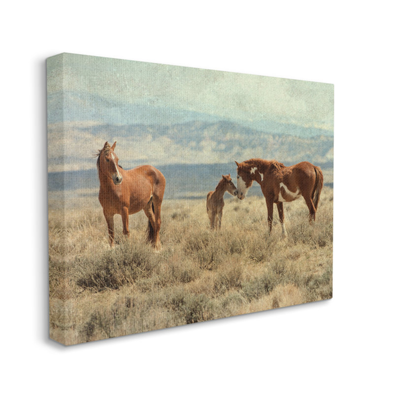 «Heartening Horse Foal Family Scenic Mountain Clouds» par Jan Walters, impression sur toile tendue, Toile tendue
