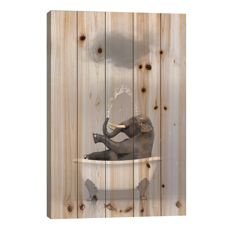 «Elephant Relaxing in the Bath 3» par Mike Kyiv - impression sur bois sans cadre, L 18 po x H 26 po