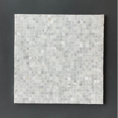 Carreau de mosaïque carré blanc 3/8 po en marbre de Carrare blanc - feuille de pierre naturelle polie 12 po x 12 po