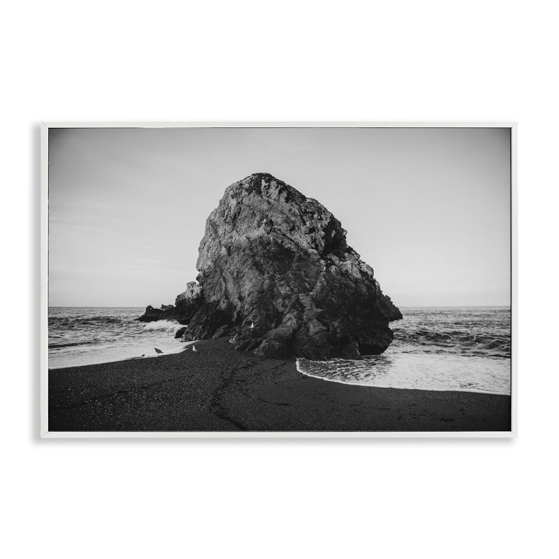 «Sonoma Coast Landmark Giclee Art» par Crystal Lynn Collins, H 16 po x l 24 po, Estampe numérique encadrée blanc bord de mer