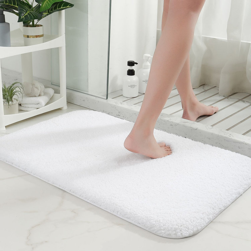 Tapis pour salle de bain Gaenside, L 43 po x l 24 po, Blanc