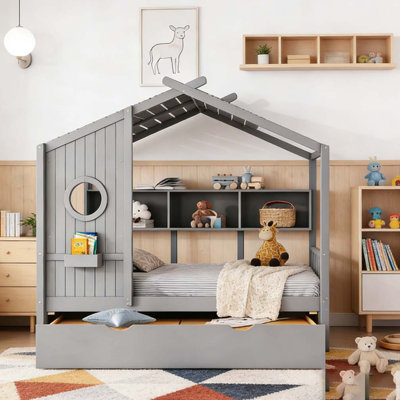 Lit en bois avec couchette