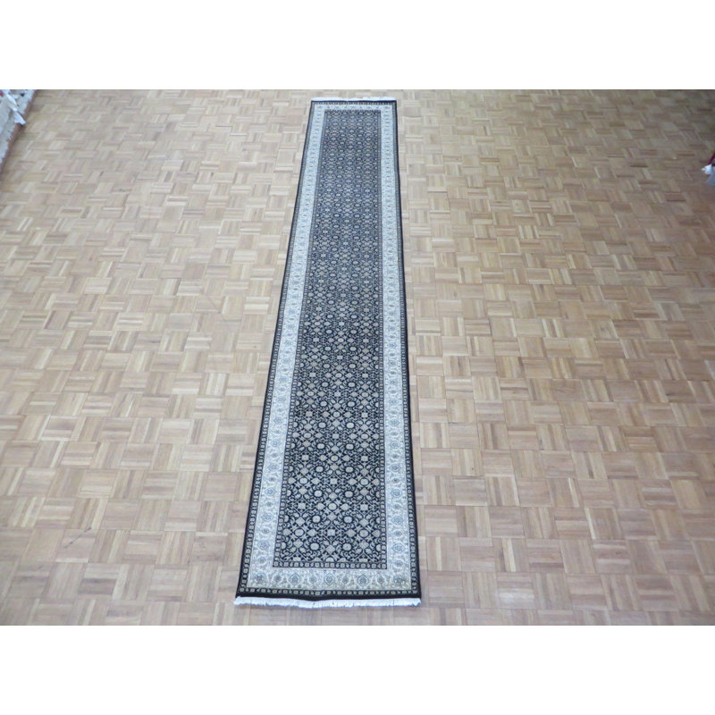Tapis noir / gris en soie noué à la main Sherika, Tapis de couloir 2 pi 8 po x 15 pi 9 po