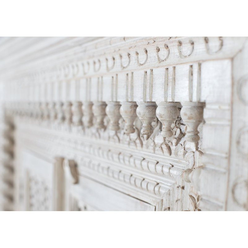 Calizza 279.4cm Solid Wood Sideboard