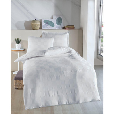 Quiltisse Bedspread with Pillowcases