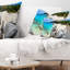 Coussin de l’eau océanique turquoise avec roches seascape