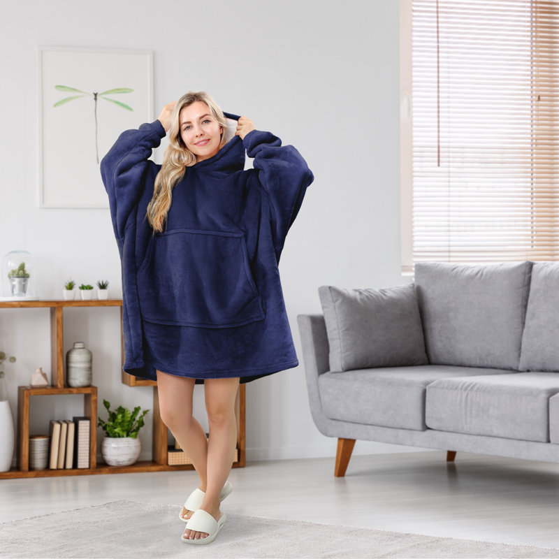Avlona Hand Woven Throw Blanket, Navy