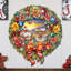 Décoration de Noël de Noël avec couronne de Noël par Debrekht-123143382-123143383