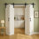 Porte de grange pliante blanche 48 po x 84 po (12 x 4 po) S&Z TopHand®, double porte coulissante pliante avec quincaillerie et poignée, panneau de fibres à densité moyenne massif avec surface en PVC imperméable, aucun assemblage requis