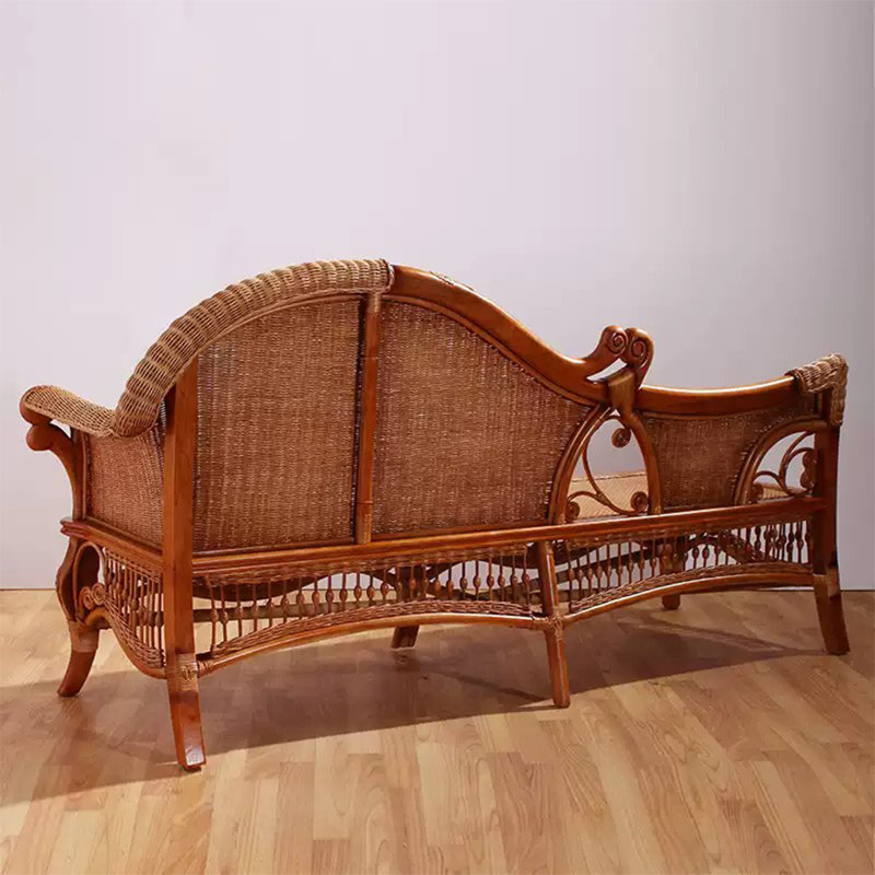 Chaise moderne moderne, Accoudoir à droite (vu de face)