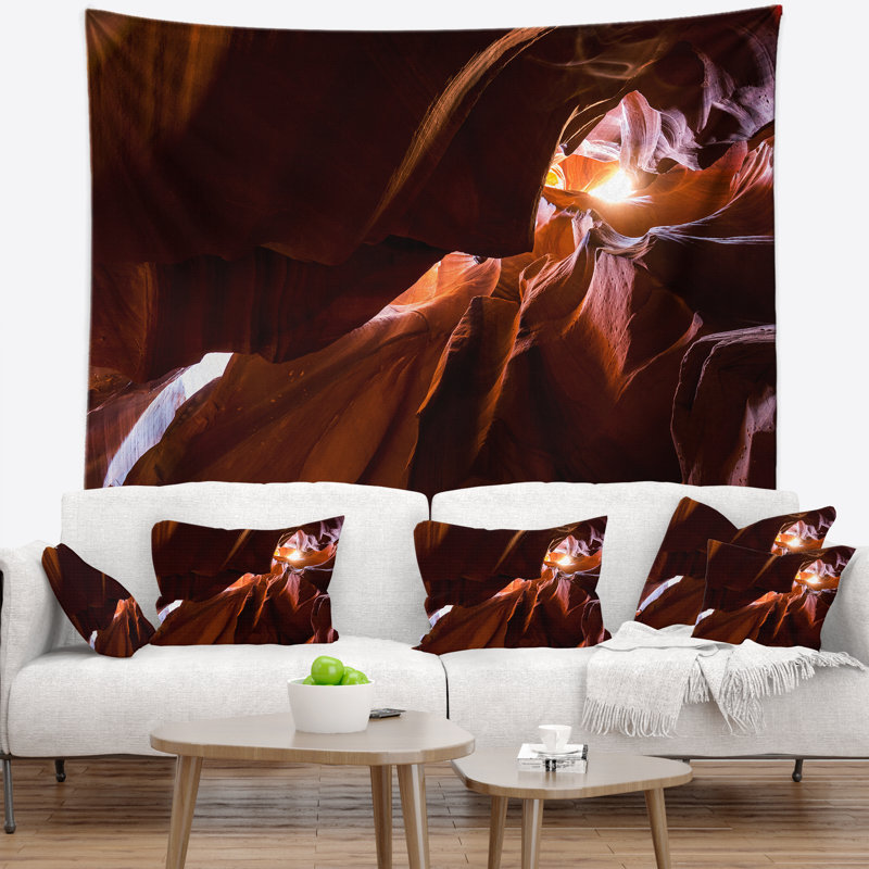 Tapisserie sombre des antilopes, H 32 po x l 39 po