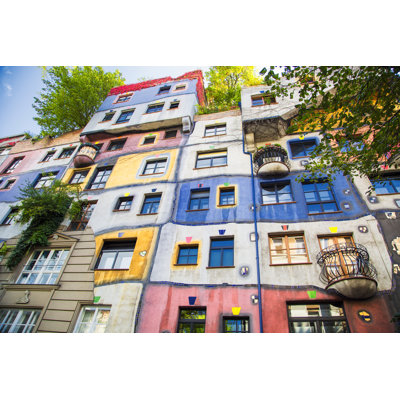 " Hundertwasser House In Vienna "