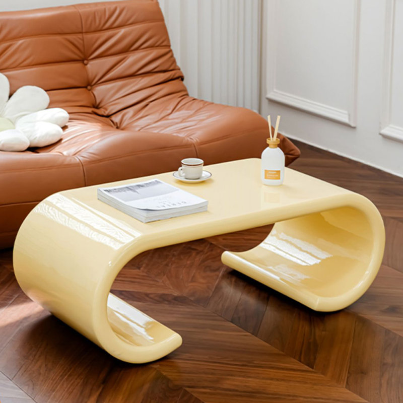 Table de bout crème omelette, H 14,96 po x L 41,33 po x l 19,68 po