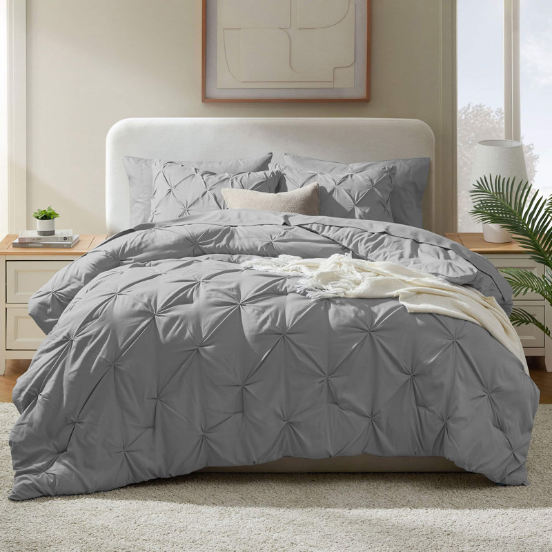 Ensemble d'édredon plissé avec draps Bed-in-a-Bag, Édredon de grande taille et 6 pièces supplément, Gris