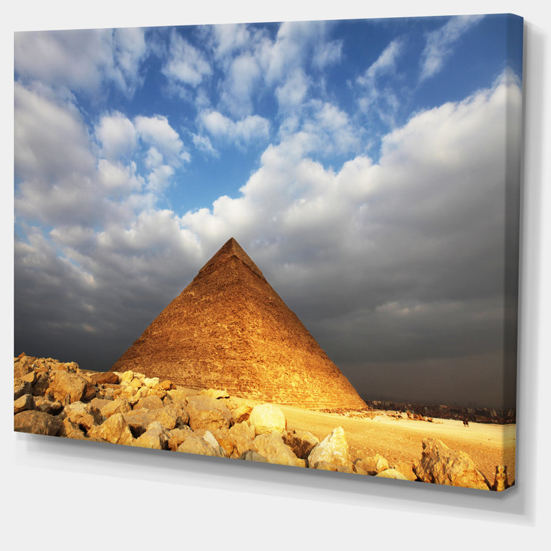 Pyramide égyptienne sous un ciel éclatant - reproduction de photo sur toile tendue, H 8 po x l 12 po