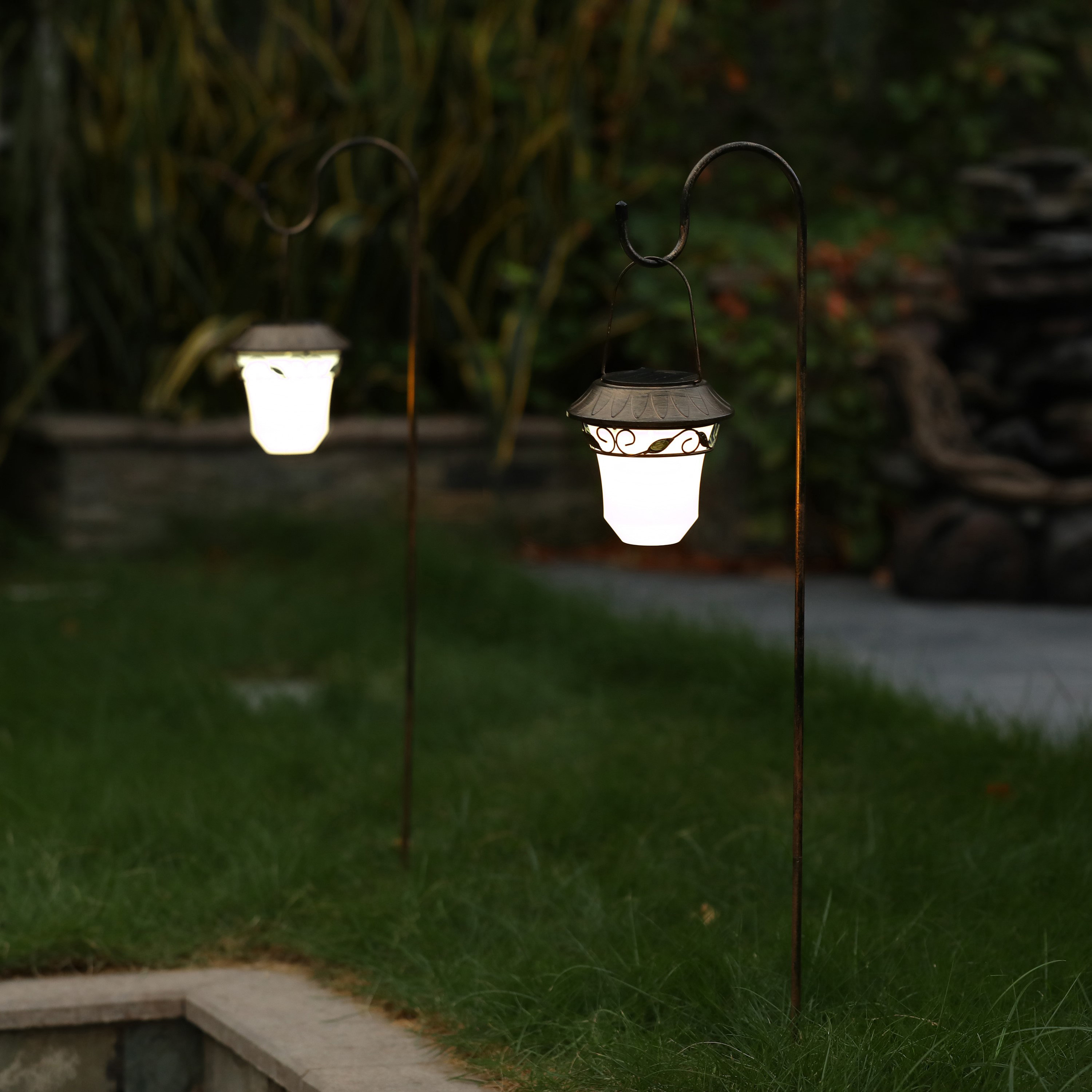 LETMY Green Low Voltage Solar Powered Integrated LED Pathway Light Pack &  Reviews