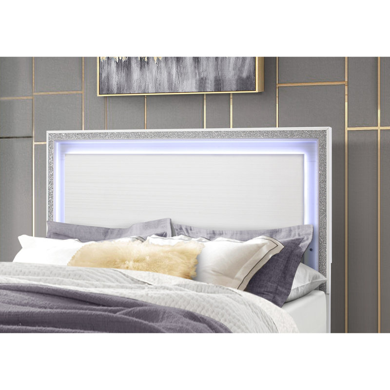 Très grand lit blanc - Décoration spacieuse et captivante avec paillettes à DEL, 4 lattes et pieds de support centraux, DEL, garniture en cristal concassé