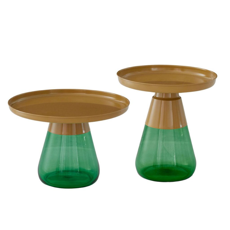 Ensemble de 2 tables d'appoint gigognes rondes avec plateau en métal doré mat et bases en verre vert émeraude, Or, Vert