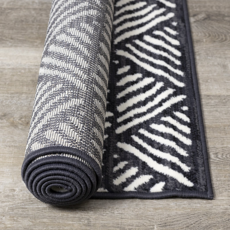 Tapis tribal blanc Shelldrake 4 pi 7 po x 6 pi 7 po