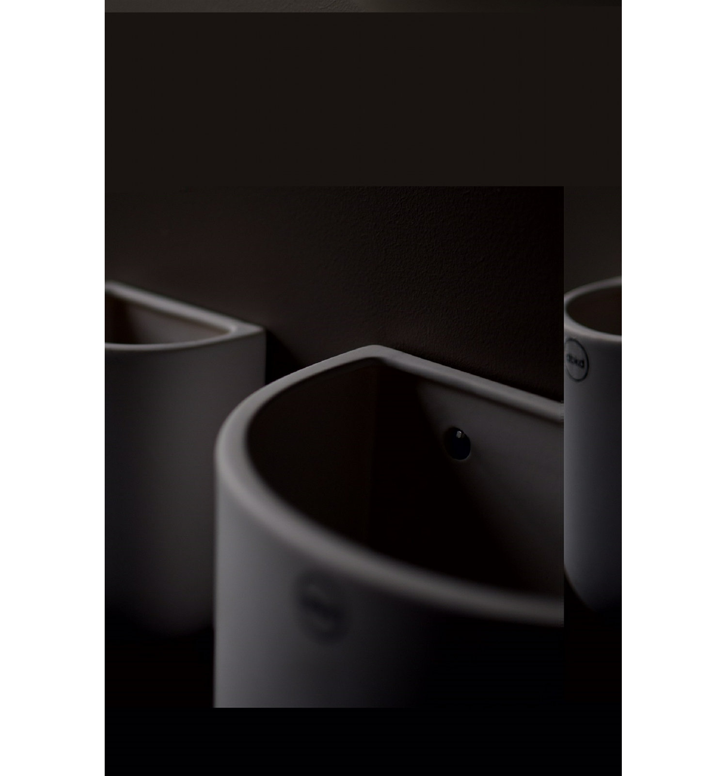 Ceramic Table Vase, 4" H x 6.7" W x 5.9" D