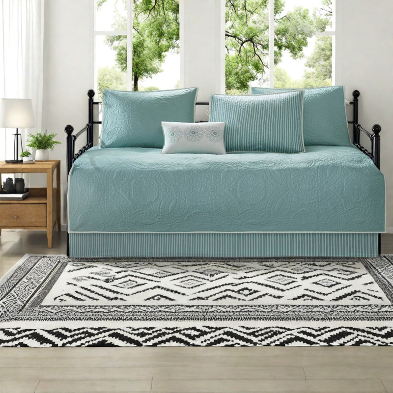 Ensemble de literie élégant en coton réversible 6 pièces, motif à médaillon bleu pour le confort de la chambre d'amis