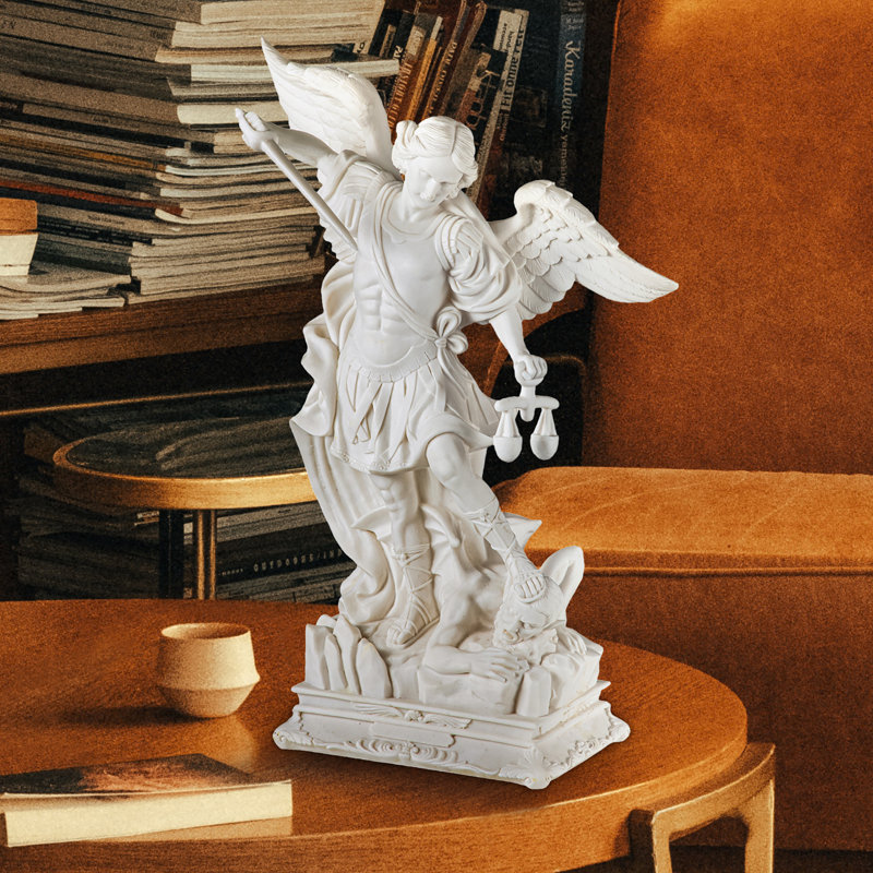 Figurine Saint-Michel l'Archange battant le diable, H 24 po x l 16 po x P 7,5 po