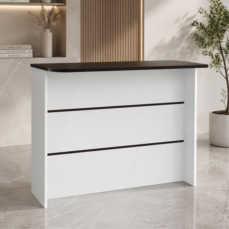 Îlot de cuisine central au design moderne, beaucoup de rangement, Wenge et