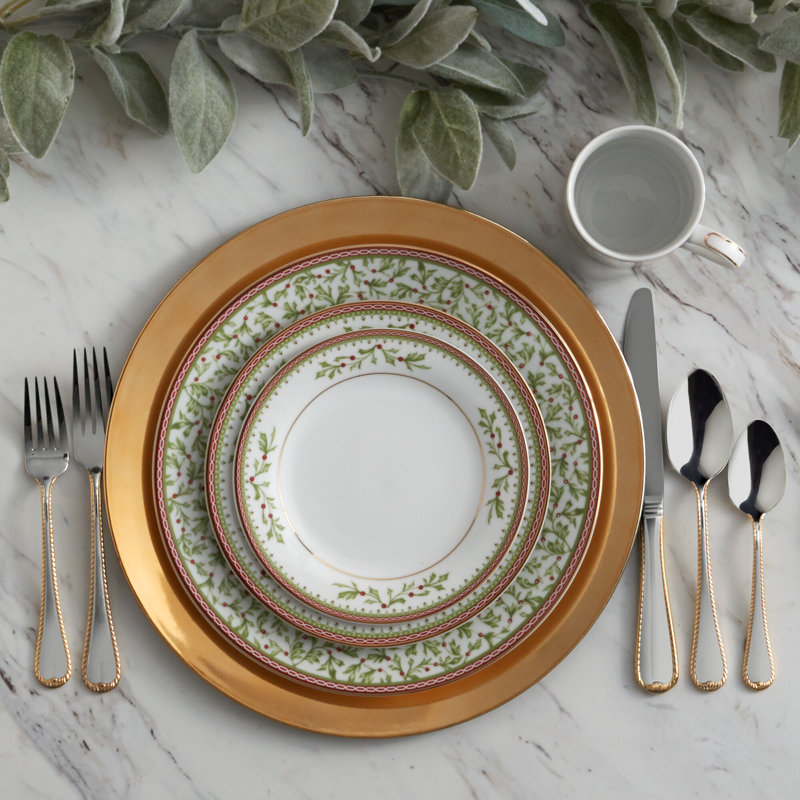 Holiday Tradition 16-Piece Porcelain Dinnerware Set, Service for 4