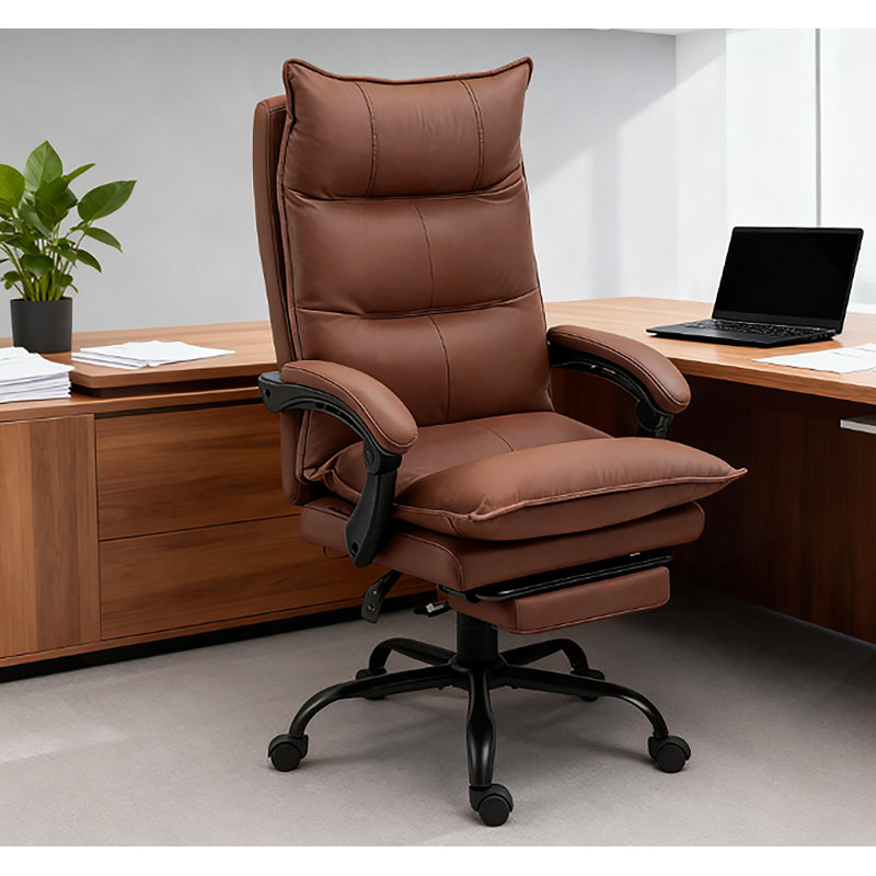 Luxueux fauteuil inclinable de bureau en cuir brun avec repose-pieds - réglable et parfait pour la détente au bureau