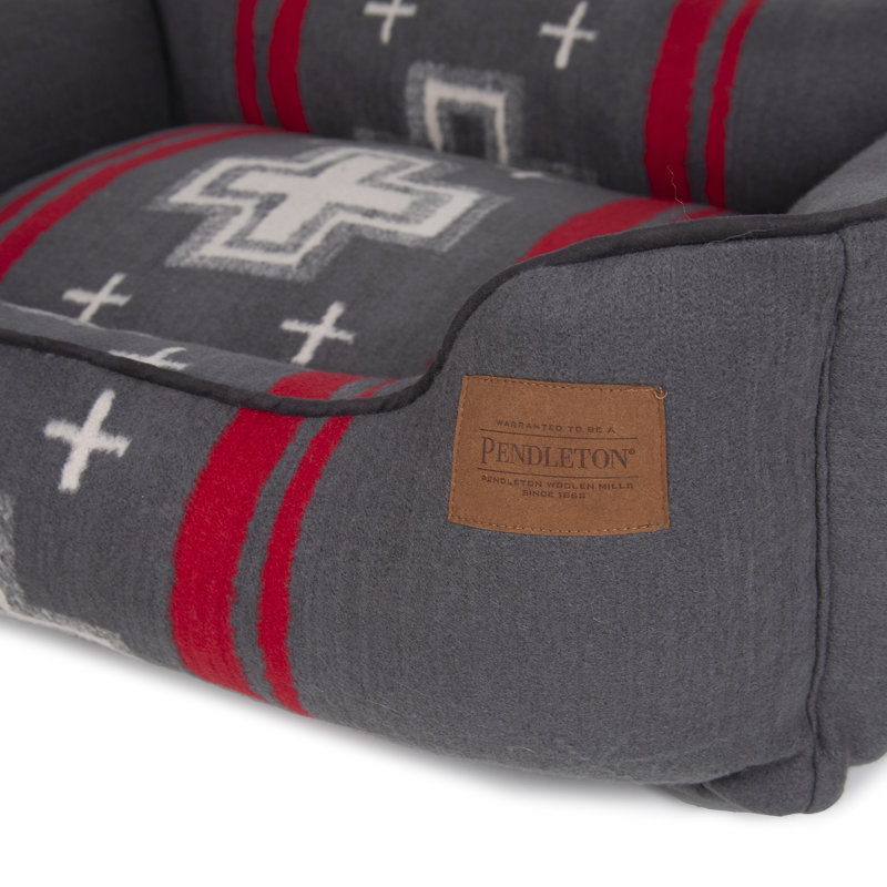 Pendleton San Miguel Kuddler Dog Bed, Medium (9" H x 30" W x 24" D)