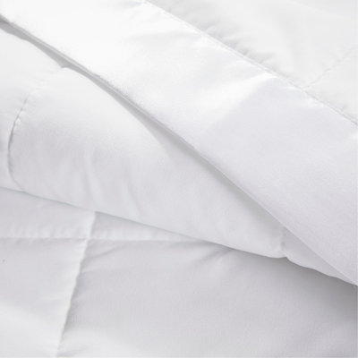 Couverture légère en duvet synthétique avec bordure en satin - Blanche - King